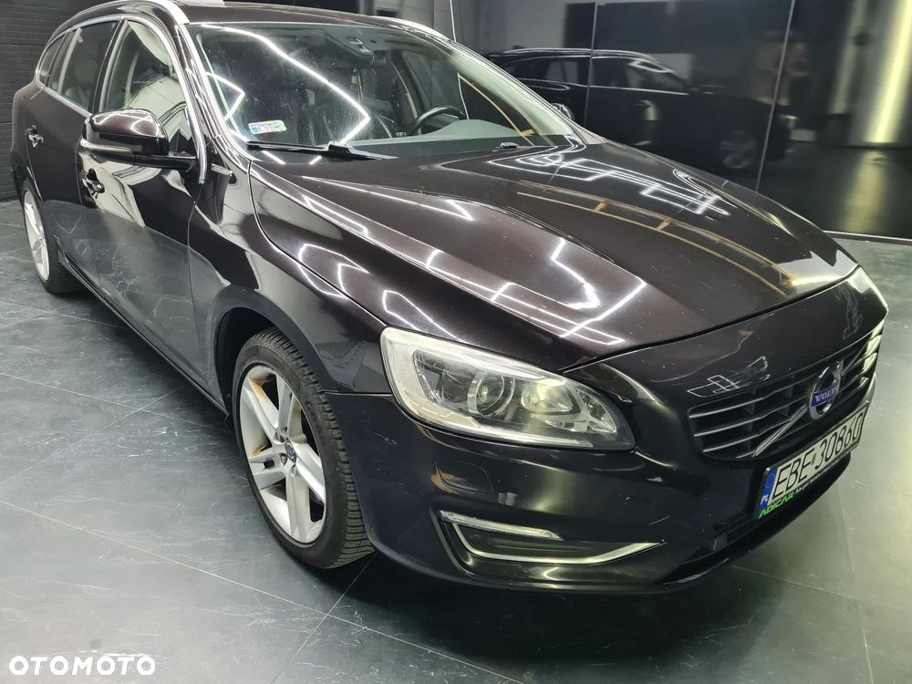 Volvo V60 D6 AWD Plug-in Hybrid Summum - 21