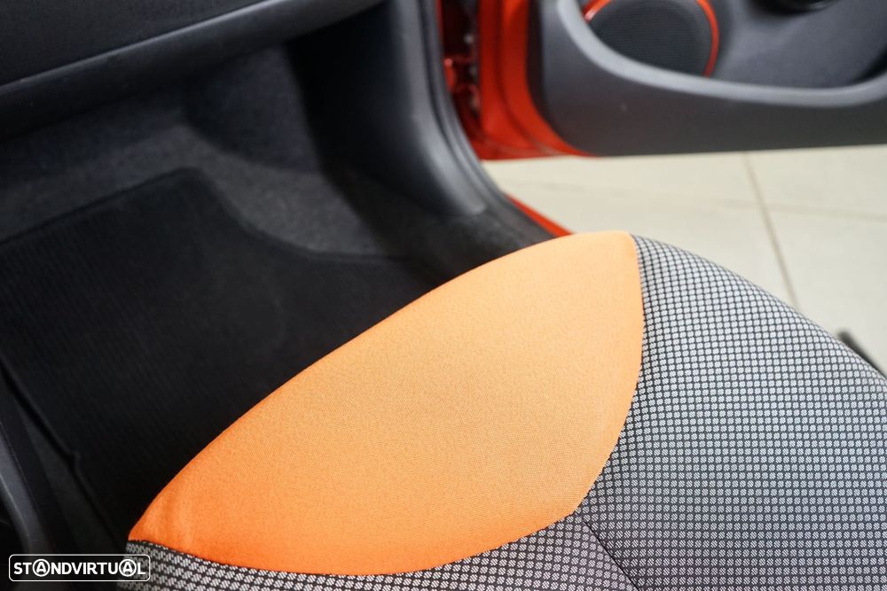 Toyota Aygo 1.0 Orange Edition - 28