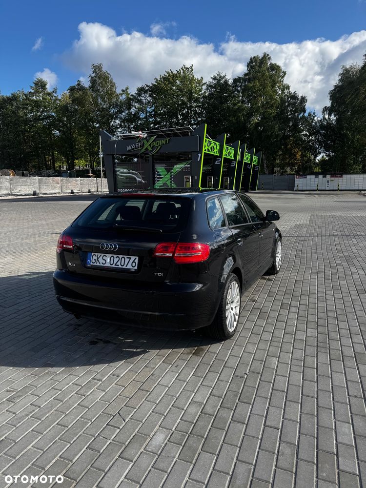 Audi A3 Sportback 1.6 TDI DPF Ambiente - 4