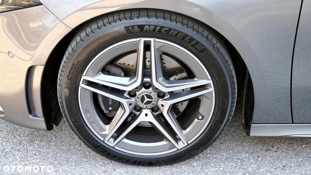 Mercedes-Benz Klasa A 220 4-Matic AMG Line 7G-DCT - 15