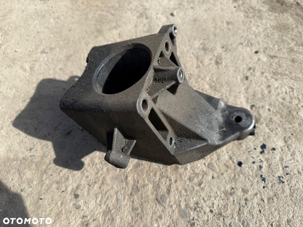 Łapa mocowanie silnika Mercedes Sprinter W906 2.2 CDI A6462230404 OE - 1