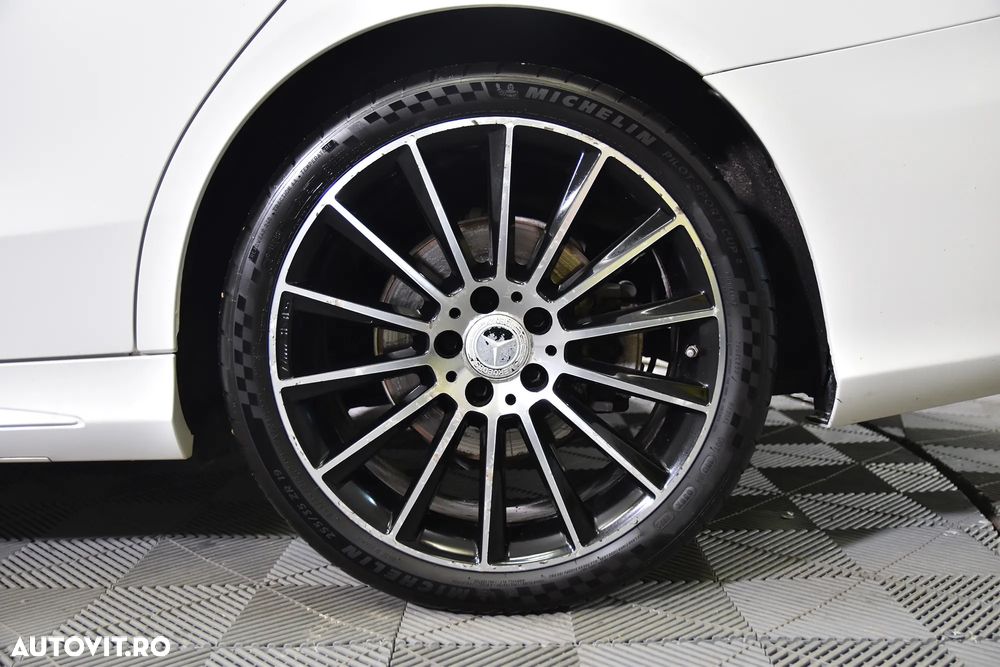 Mercedes-Benz C 400 4MATIC 9G-TRONIC AMG Line - 13