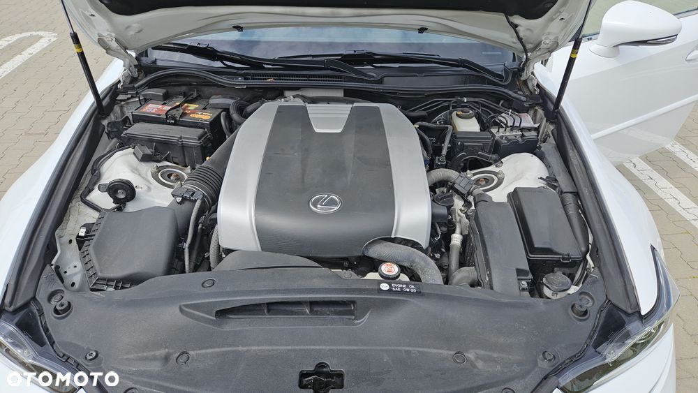 Lexus IS - 10