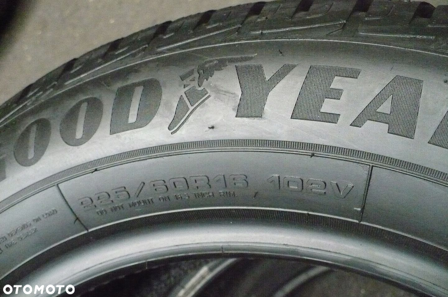 GOODYEAR Ultra Grip Performance  225/60R16 7,2mm - 3