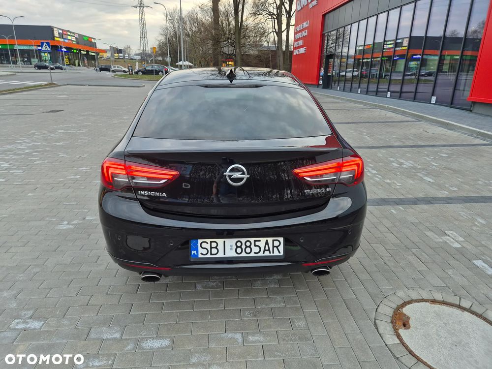 Opel Insignia 2.0 T 4x4 GSi S&S - 13