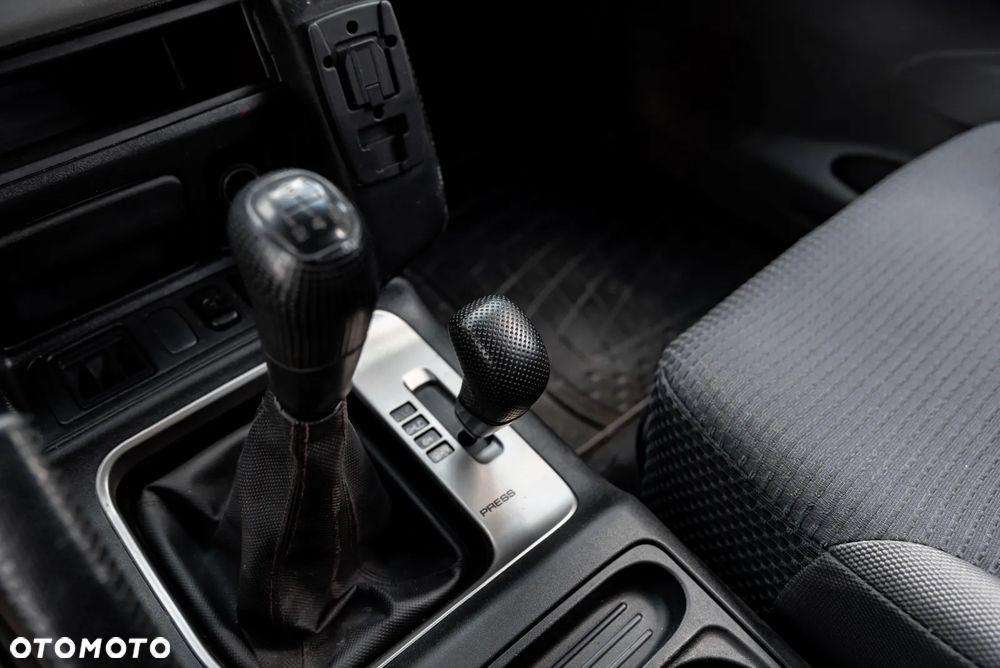 Mitsubishi Pajero 3.2 DI-D Liberty - 31