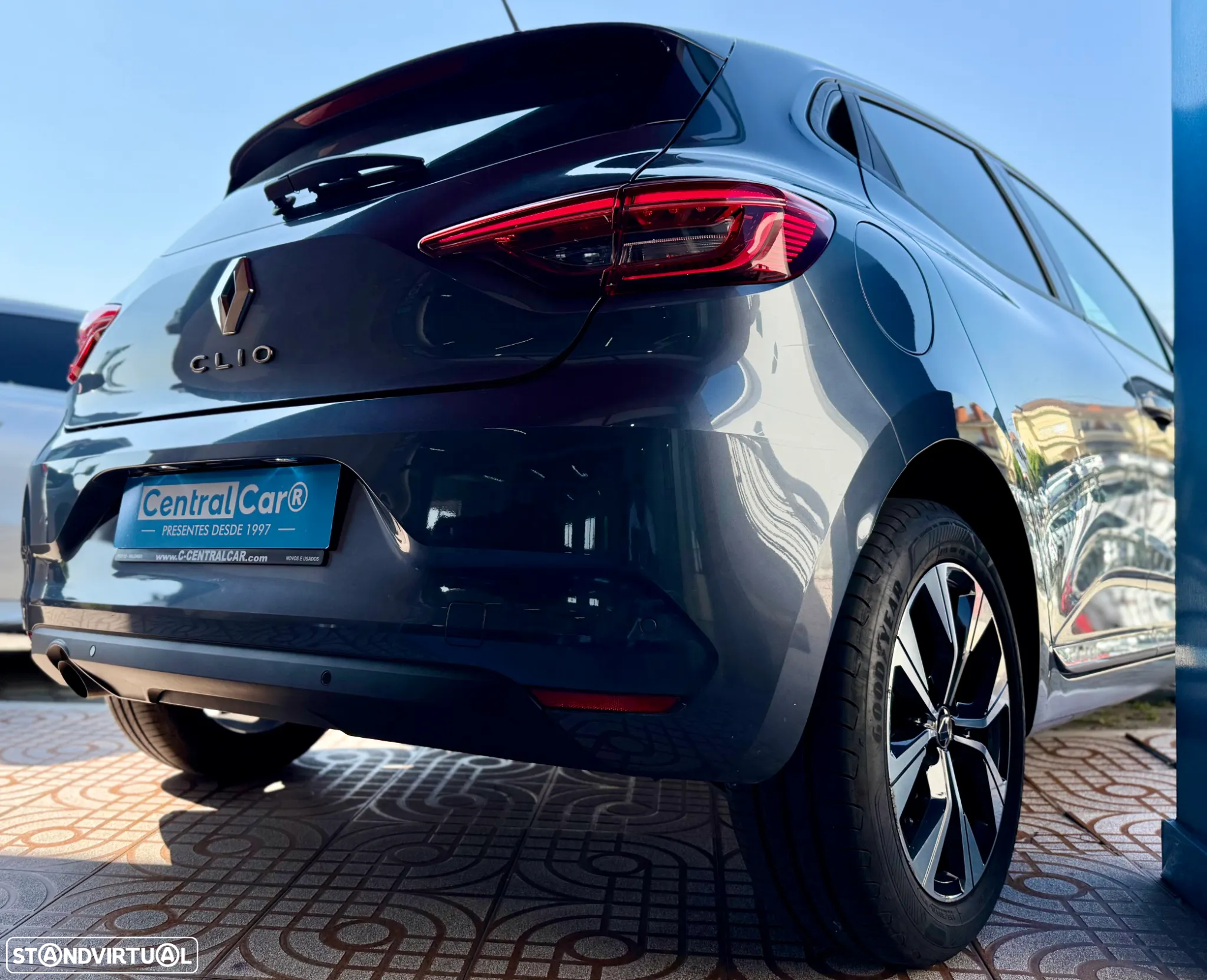 Renault Clio 1.0 TCe Limited Bi-Fuel - 11
