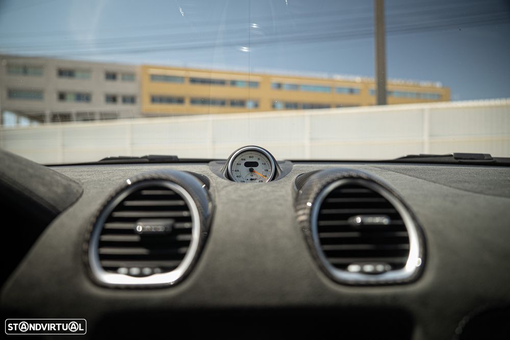 Porsche 718 Cayman GT4 RS - 12