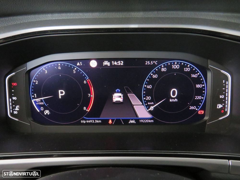 VW T-Roc 1.5 TSI Urban DSG - 23