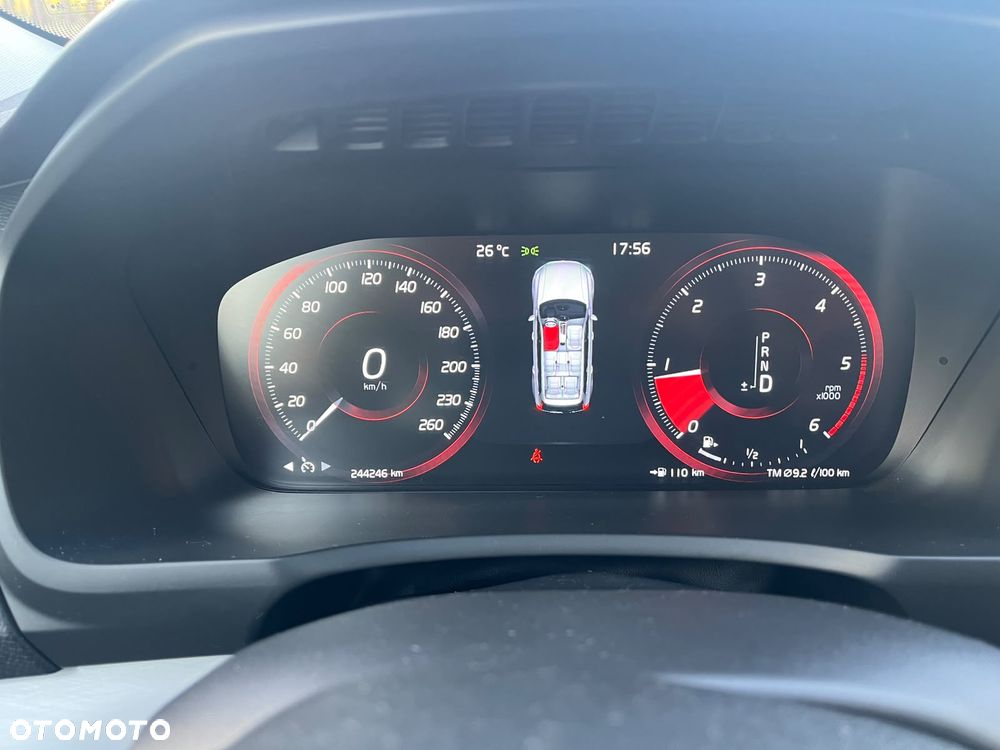 Volvo XC 90 D5 AWD Momentum 7os - 24