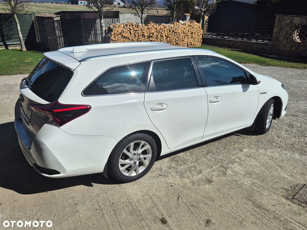 Toyota Auris Hybrid 135 Premium - 29