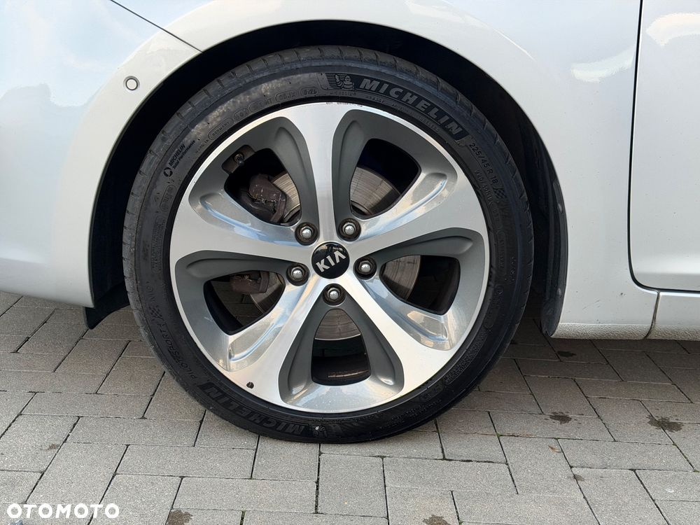 Kia Carens 1.7 CRDi XL 7os 7DCT - 33