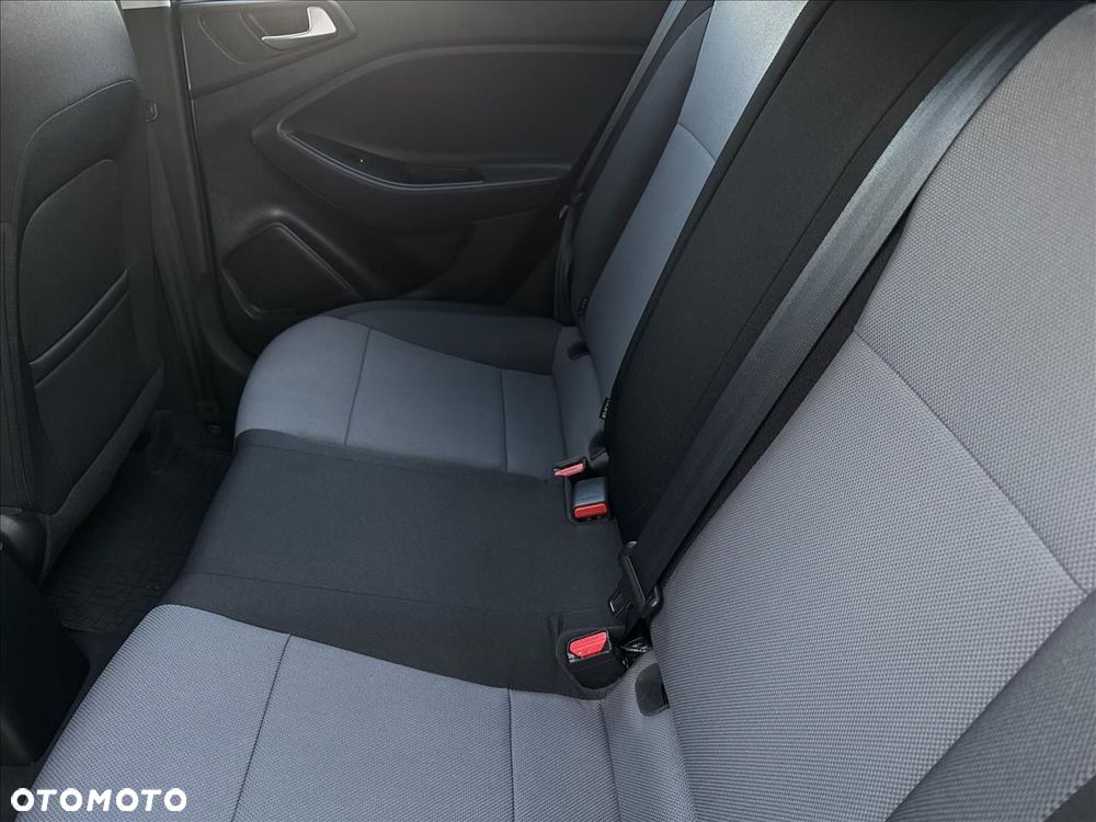 Hyundai i20 1.4 - 13
