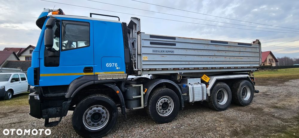 Iveco AT410T45 - 3