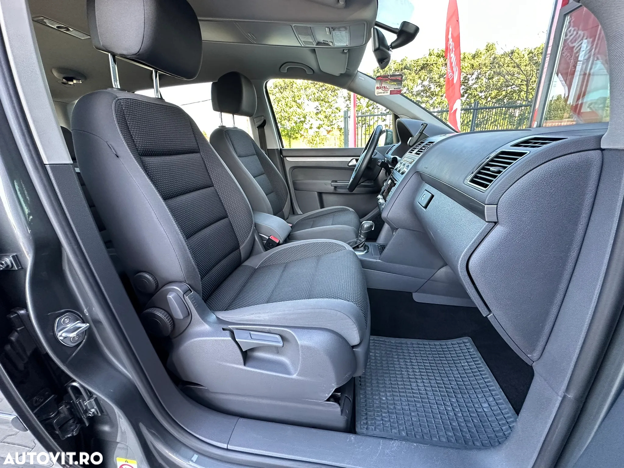 Volkswagen Touran 1.6 TDI DPF BlueMotion Technology DSG Comfortline - 14