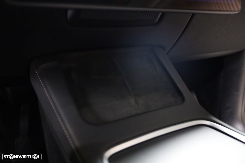 Tesla Model Y Long Range Tração Integral - 28