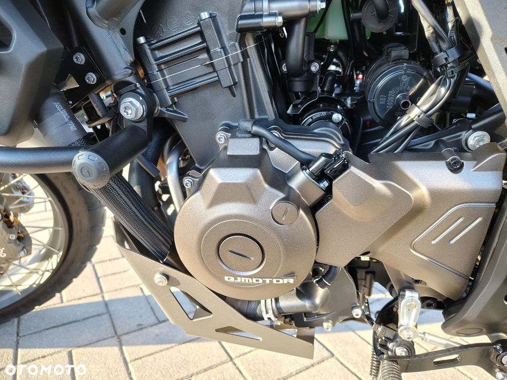 QJMOTOR SRT 600SX - 25