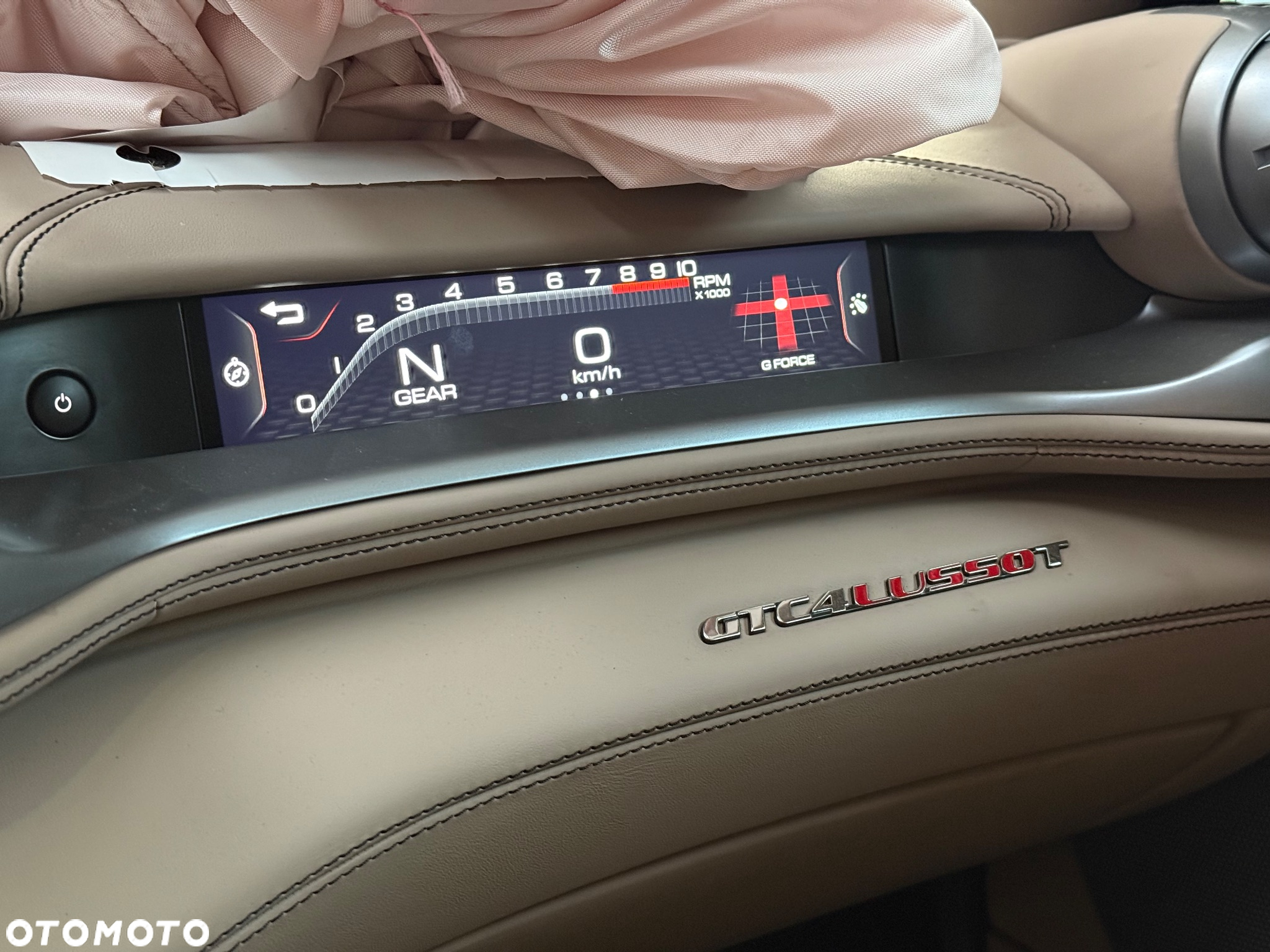 Ferrari GTC4Lusso - 10