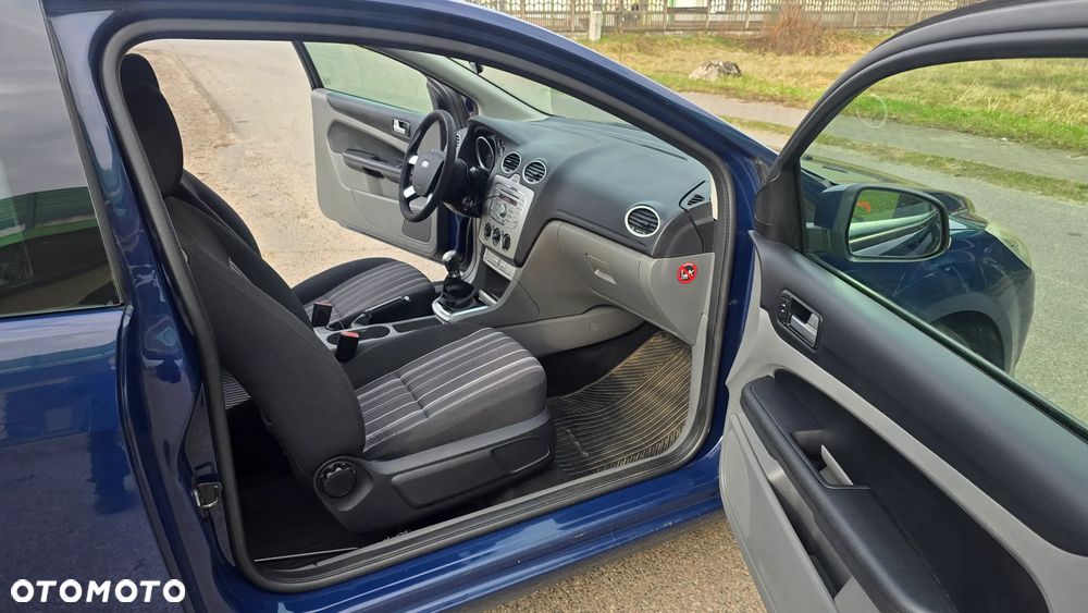 Ford Focus 1.4 16V Trend - 21