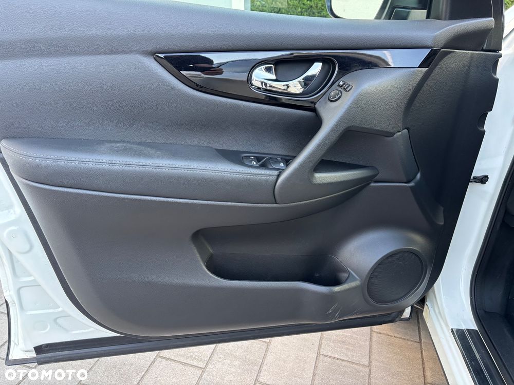 Nissan Qashqai 1.3 DIG-T N-Connecta EU6d - 16