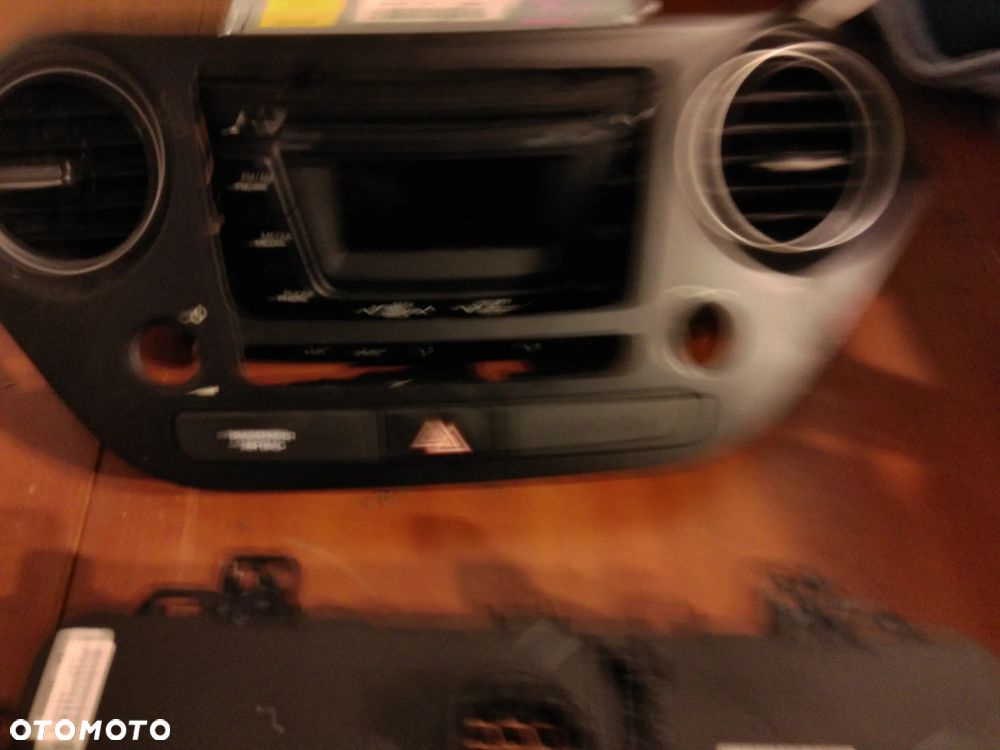HYUNDAI I10 CD RADIO RAMKA ROWNIEZ INNE CZESCI ROZNE PYTAC - 8