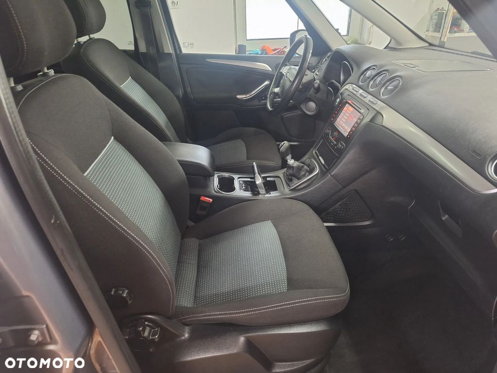 Ford Galaxy 2.0 TDCi DPF Titanium - 26