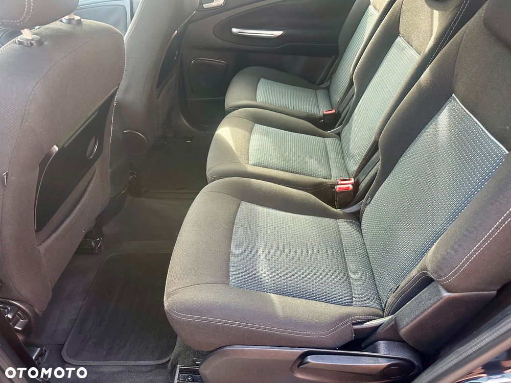 Ford S-Max 2.0 Ambiente - 17