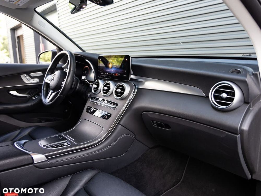 Mercedes-Benz GLC 300 4Matic 9G-TRONIC - 17