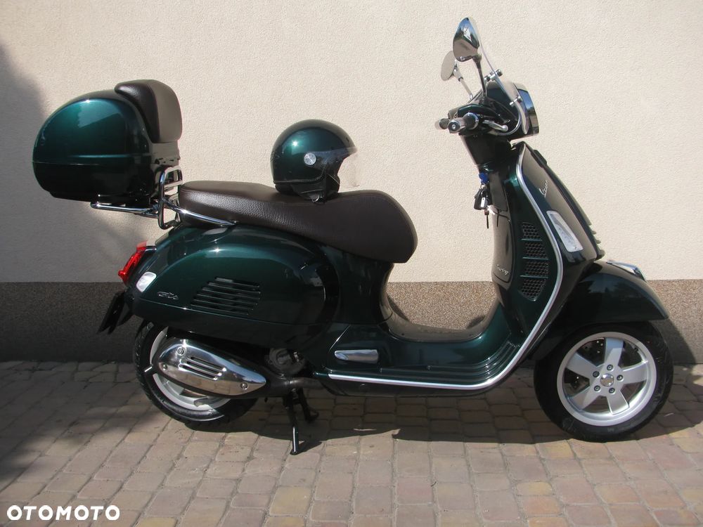 Piaggio Vespa - 2