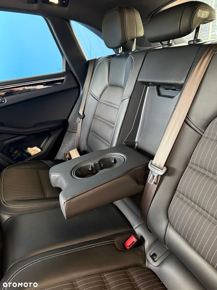 Porsche Macan T - 10