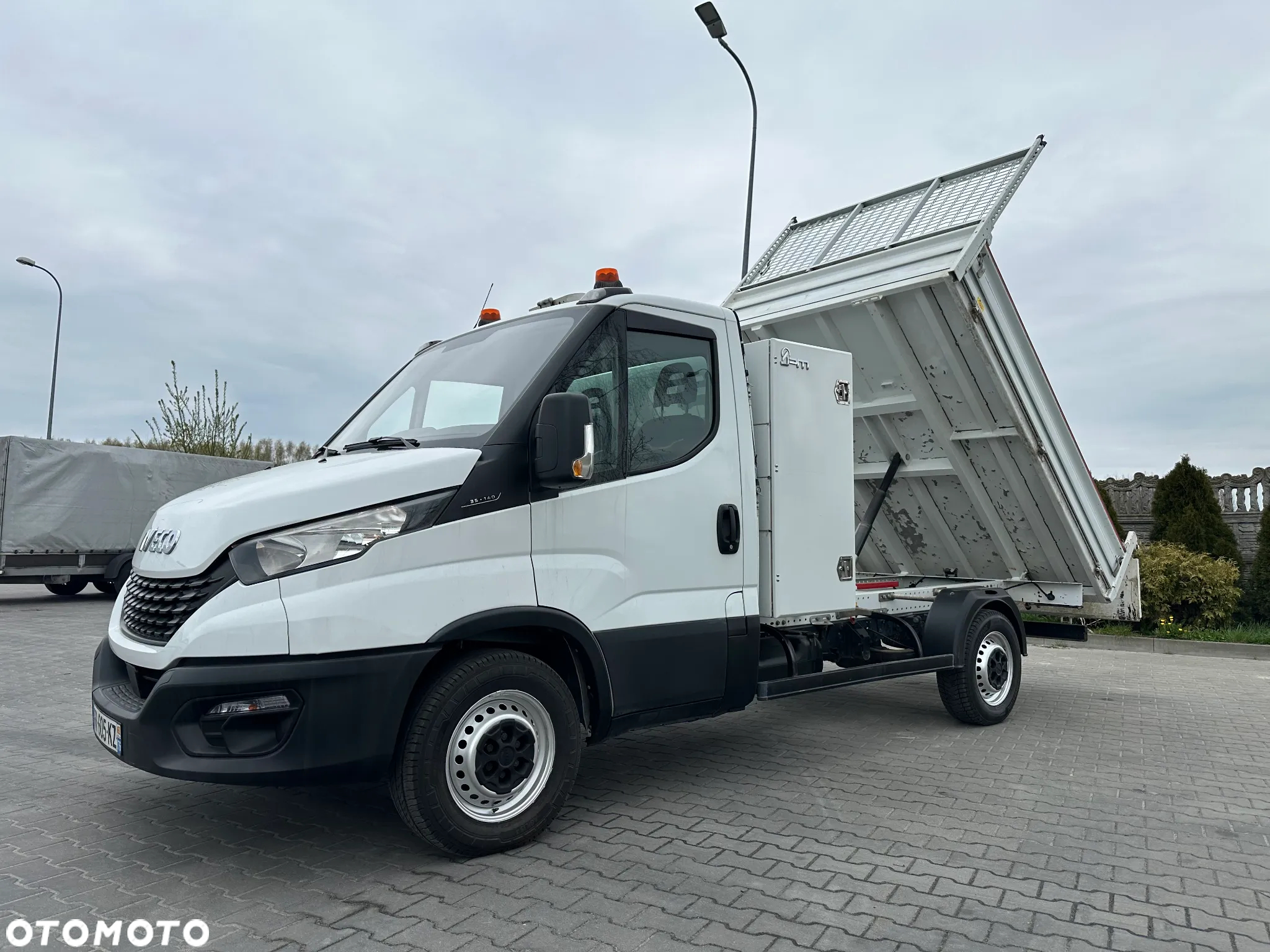 Iveco Daily 35s14 Wywrotka + Skrzynia Narzędziowa - 3