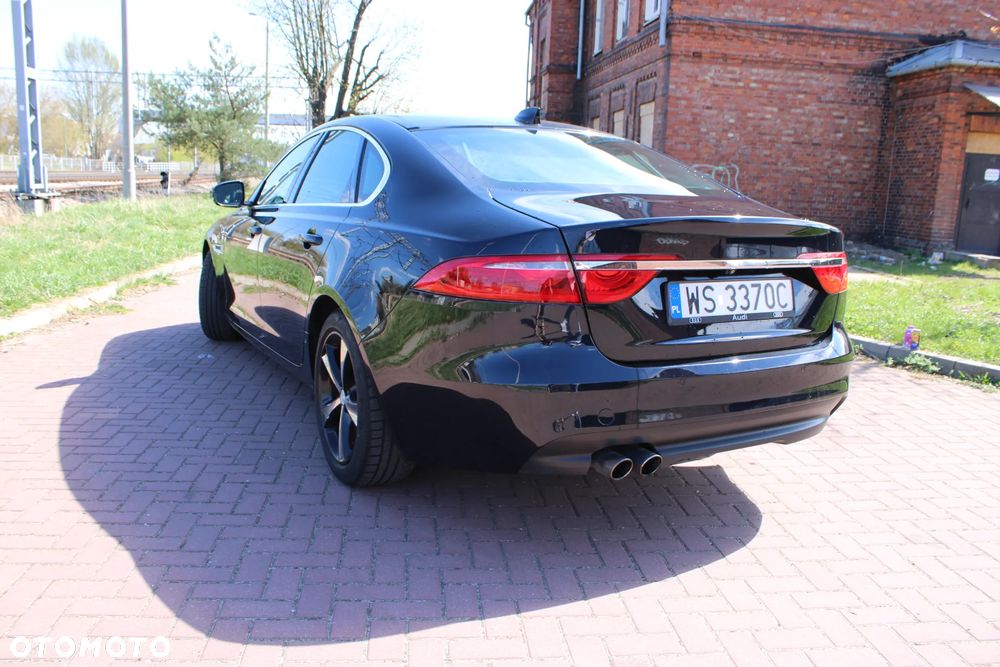 Jaguar XF 20d Prestige - 7