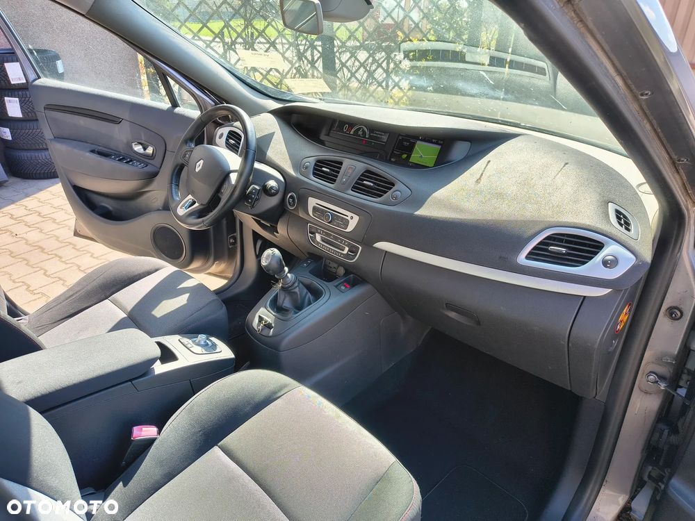 Renault Grand Scenic - 18