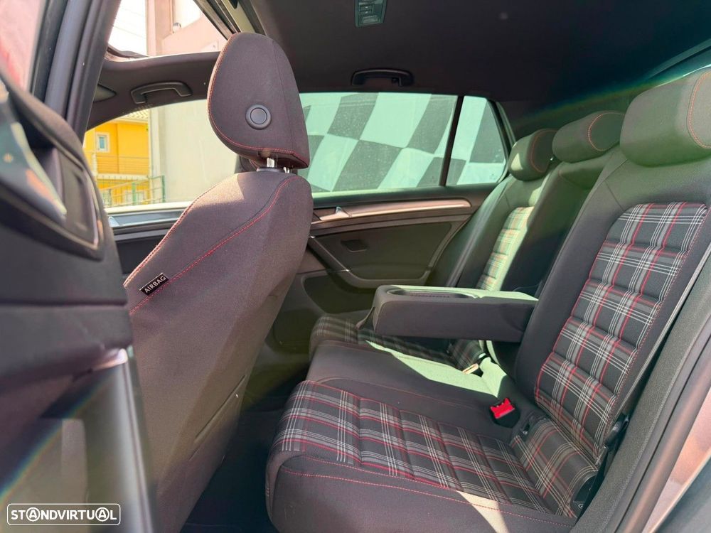 VW Golf 2.0 TSI OPF DSG GTI - 9