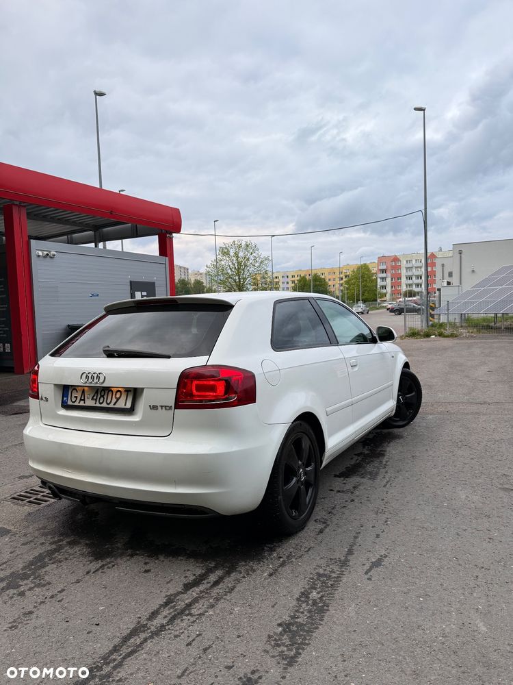 Audi A3 3-drzwiowe 1.6 TDI DPF Ambition - 4