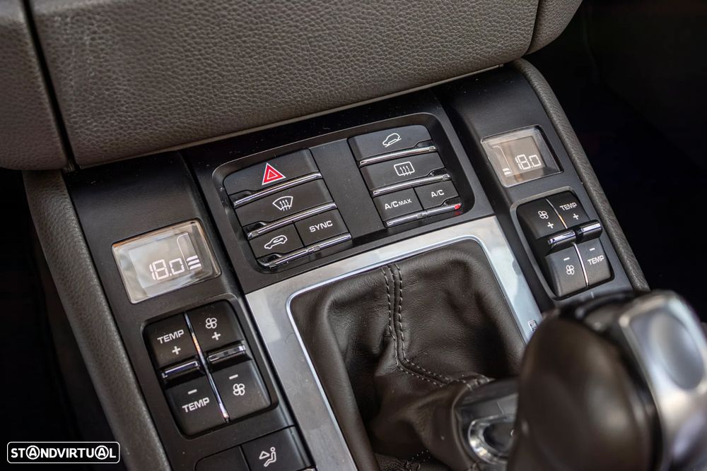 Porsche Macan S - 30