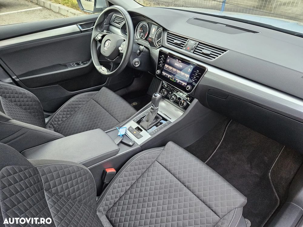 Skoda Superb 2.0 TDI DSG Premium Edition - 11