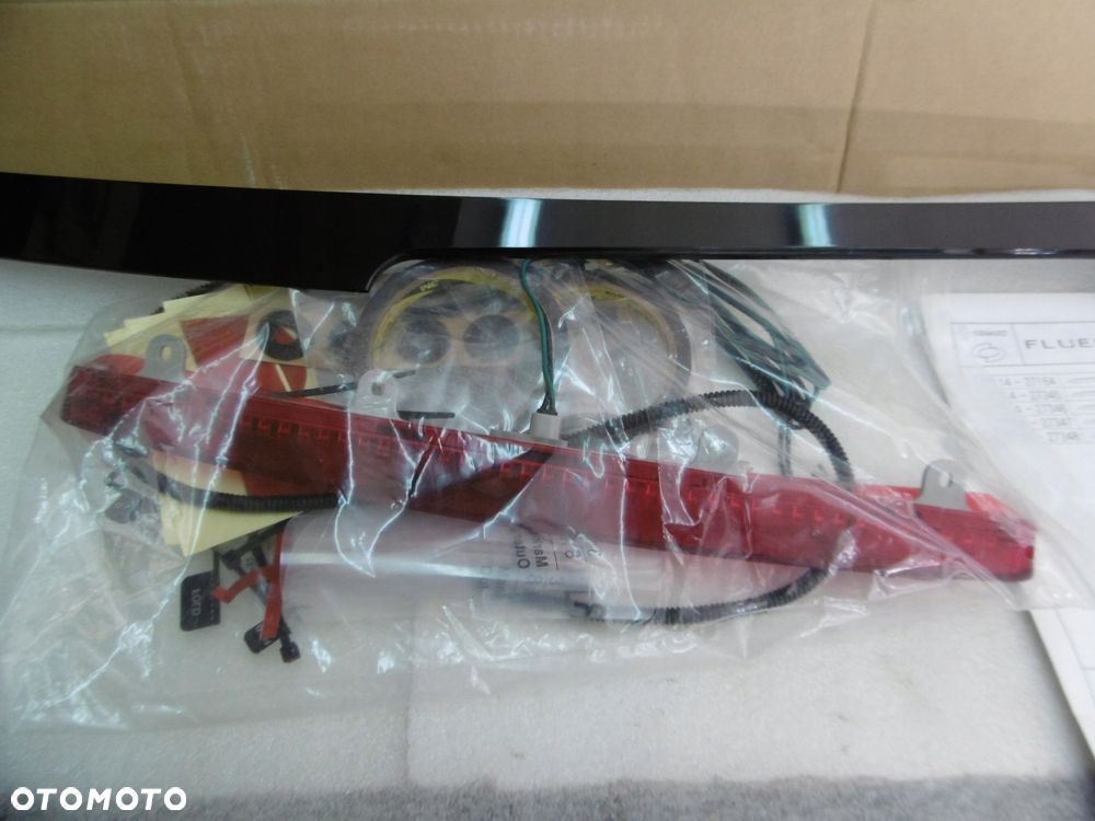 renault fluence - lotka spojler, spoiler klapy - 9