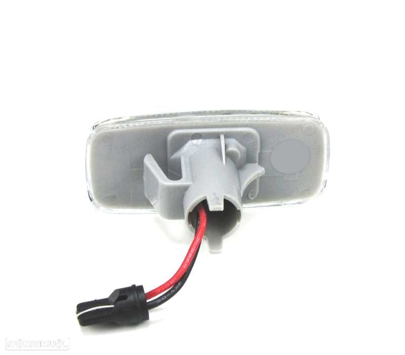 PISCAS LATERAIS LED BRANCOS PARA AUDI A3 A4 A6 TT - 4