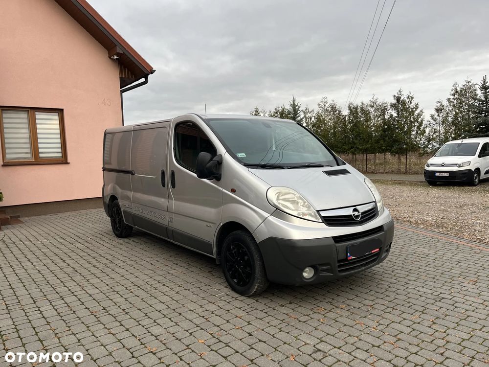 Opel Vivaro Long - 2