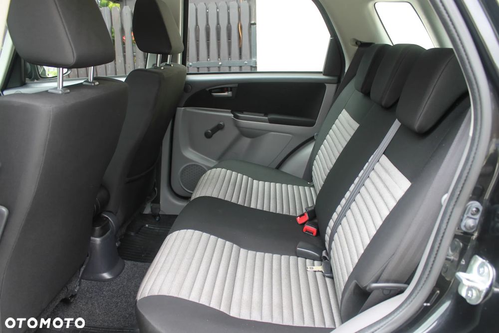 Suzuki SX4 1.6 Comfort 4WD - 9