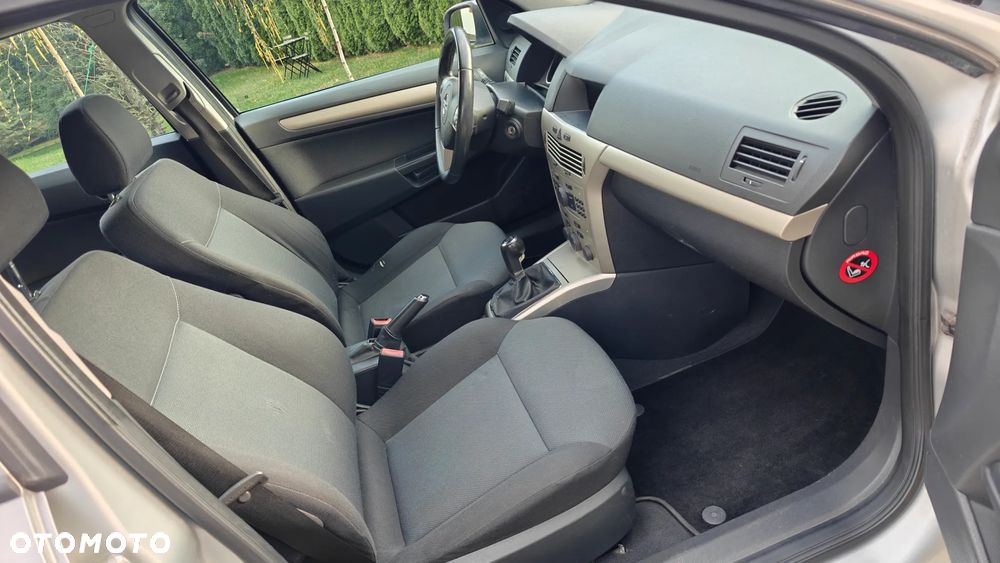 Opel Astra 1.9 CDTI DPF Edition - 14