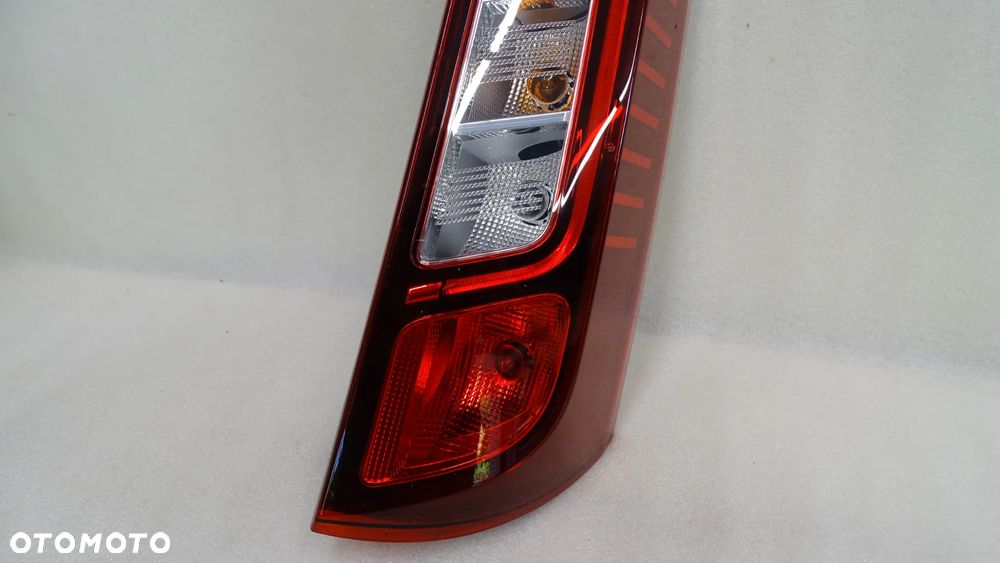 RENAULT EXPRESS II - lampa tylna prawa - 3