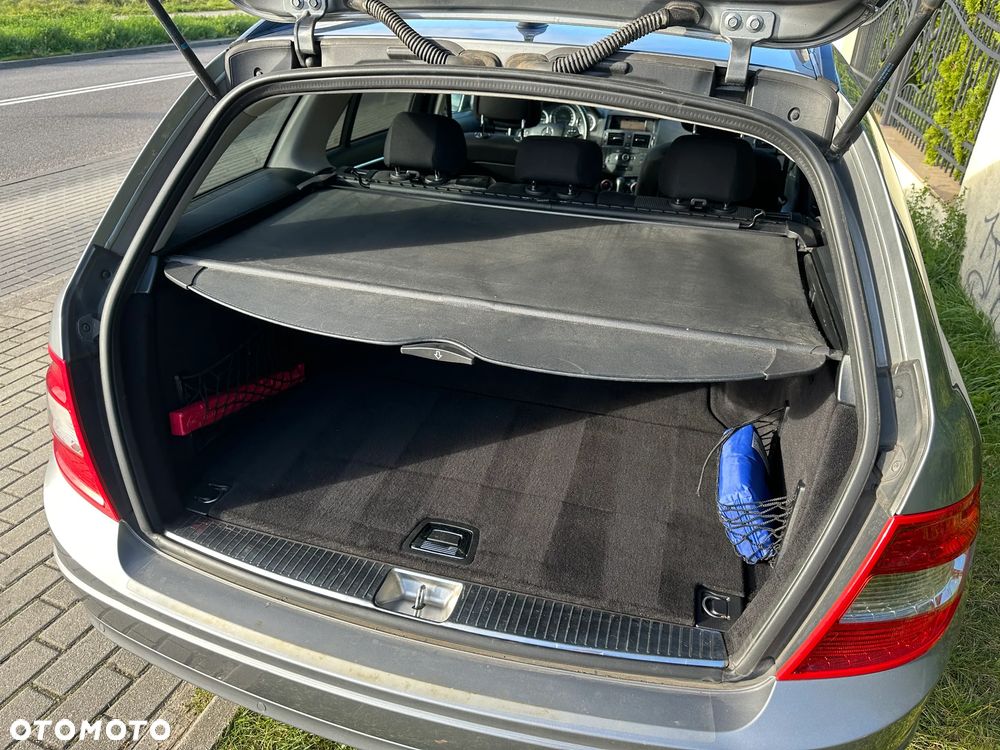 Mercedes-Benz Klasa C 180 T BlueEFFICIENCY 7G-TRONIC - 8