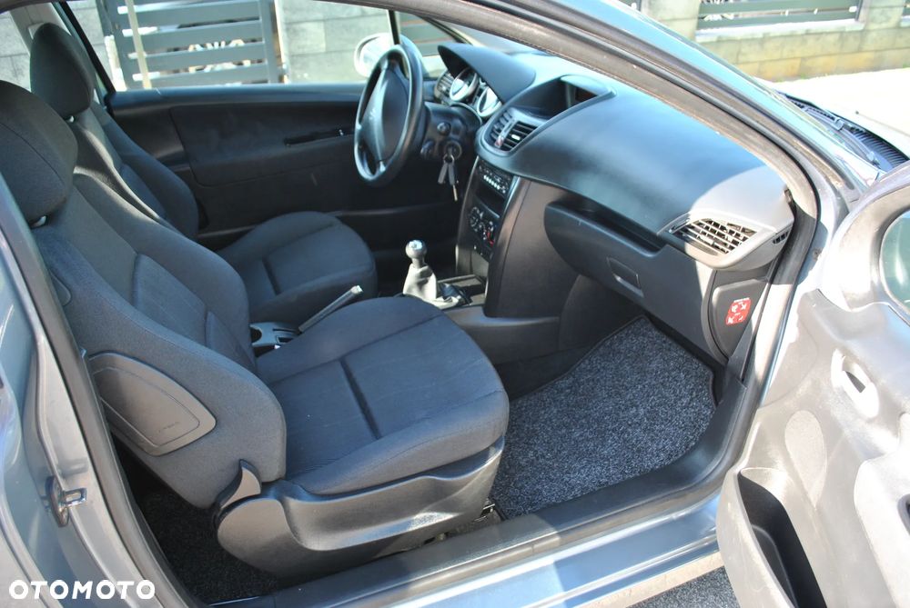 Peugeot 207 1.4 16V Trendy - 19