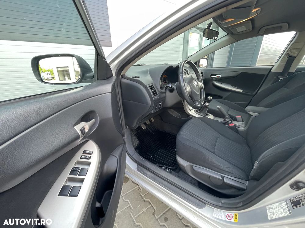 Toyota Corolla 1.4 D-4D Sedan Terra - 16