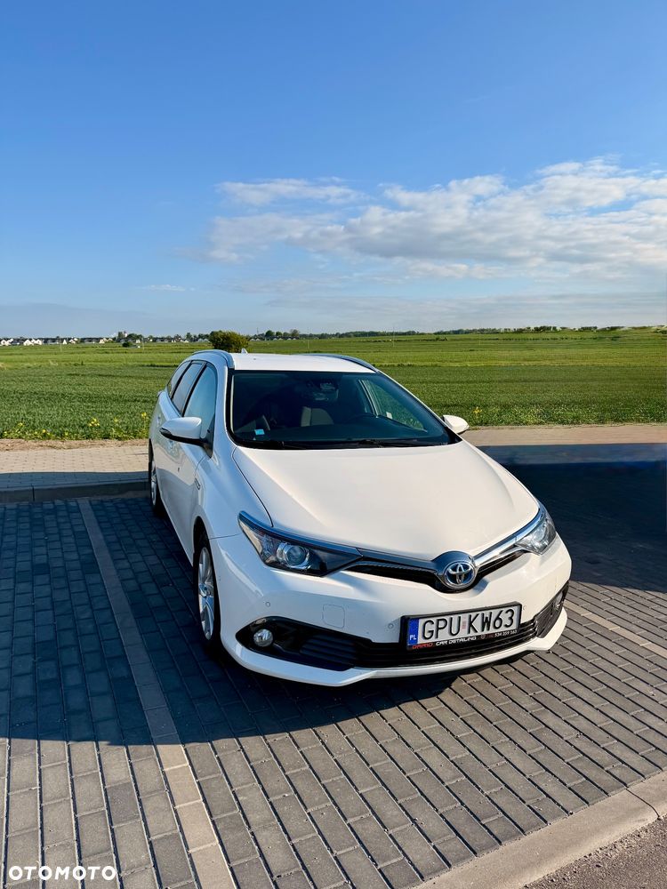 Toyota Auris Hybrid 135 Premium - 2