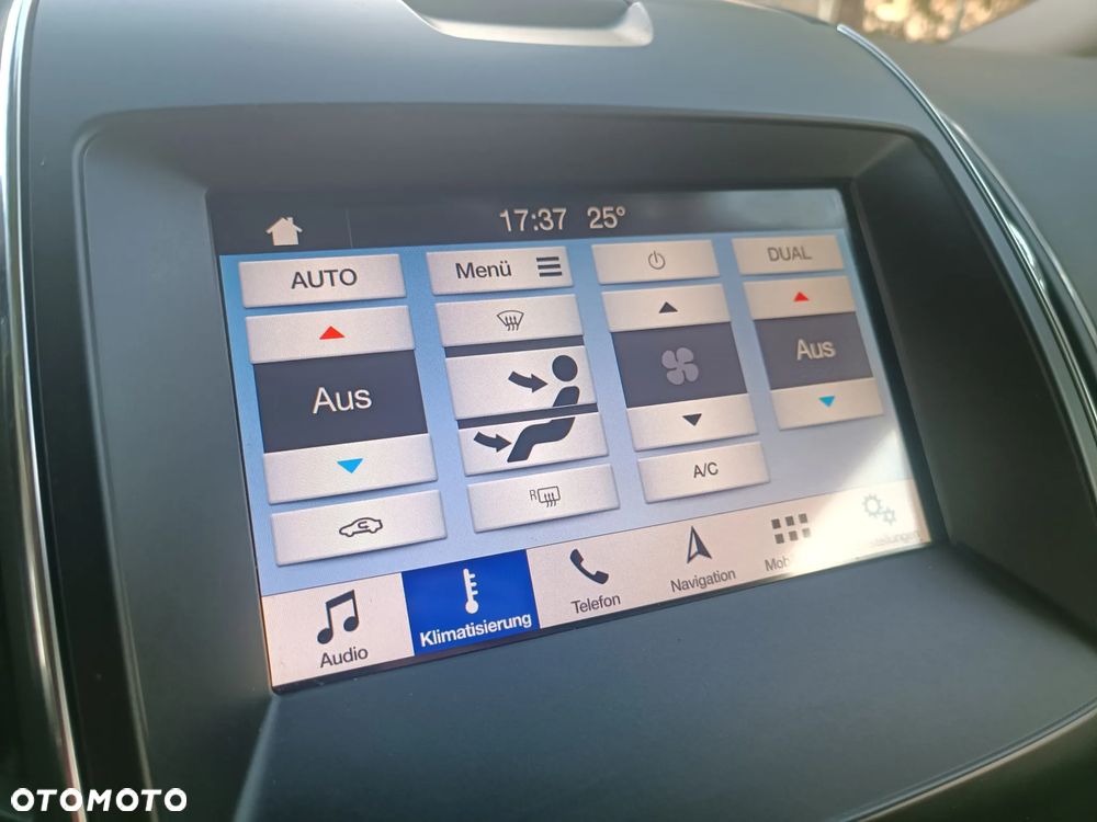 Ford S-Max 2.0 EcoBlue Titanium - 24