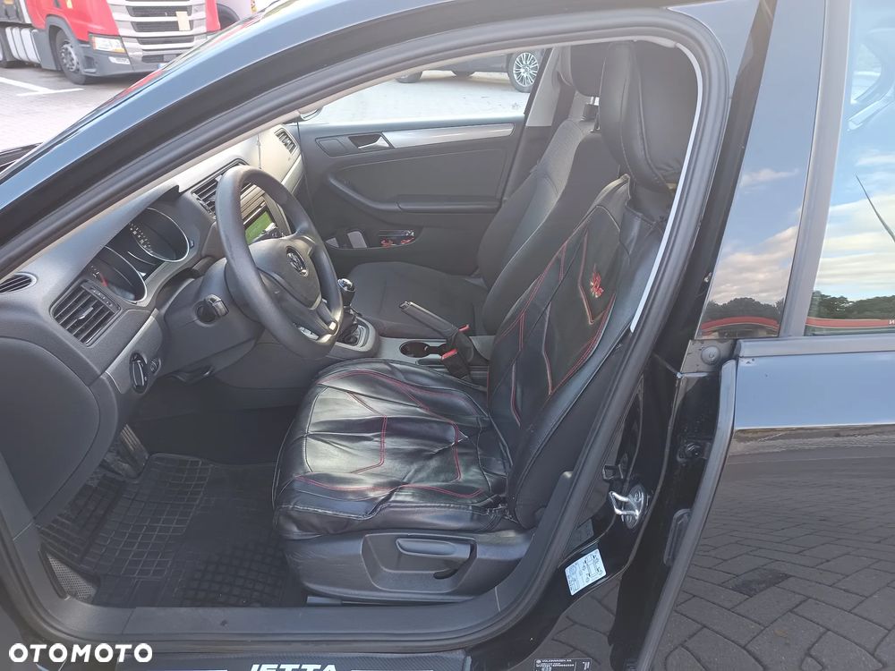 Volkswagen Jetta 2.0 TDI DPF BMT Trendline - 12