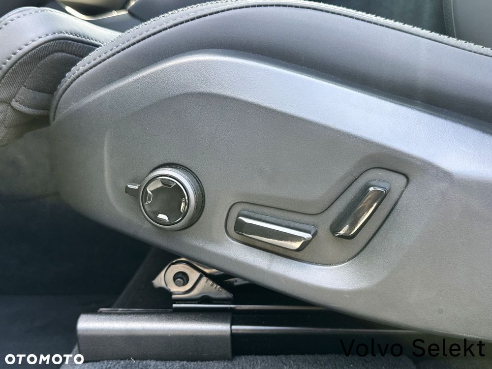 Volvo XC 90 - 36